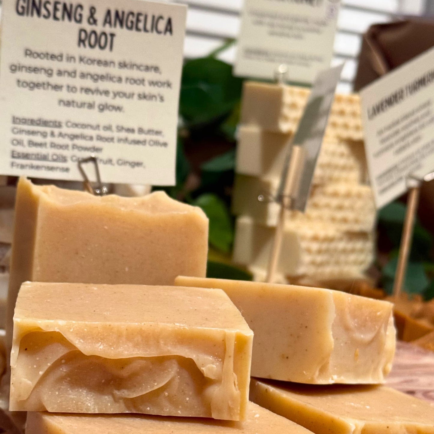 Natural facial soap bar styled with ginseng and herbal elemnets